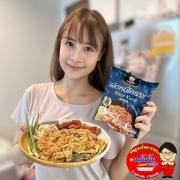 ผัดหมี่โคราช ผัดไทยต้นตำหรับ หมูแผ่นยิ้มยิ้มจ้า